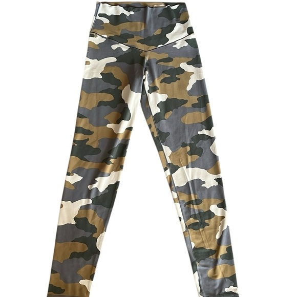 Offline by Airie Camouflage Print Workout  Leggings Size Large - Picture 1 of 4